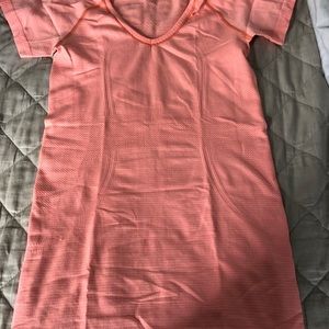 Lulu lemon short sleeve shirt